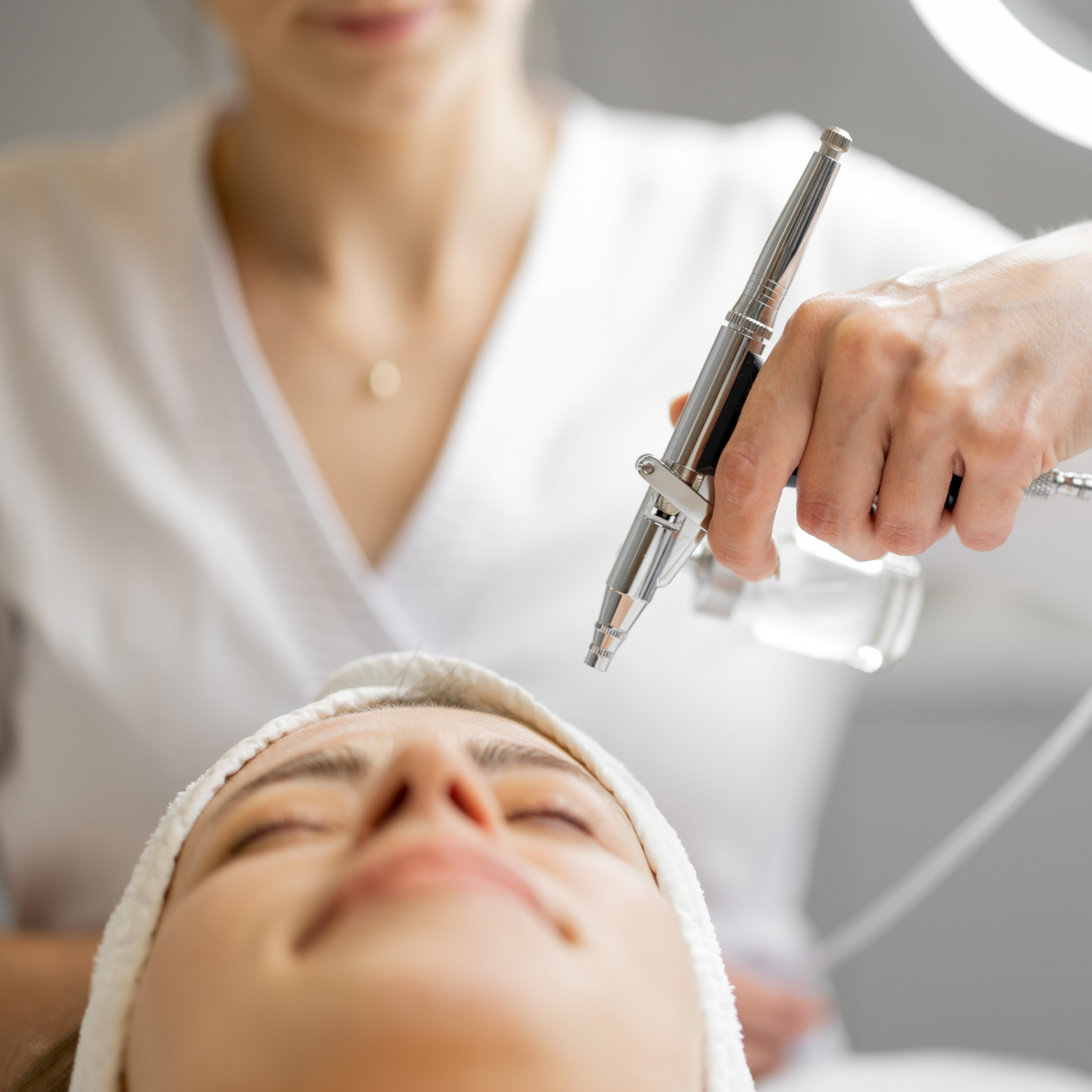 MEOD Beauty & Aesthetics - Oxygen Glow Rejuvenation Facial